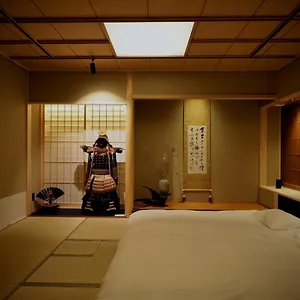旅館 石塀小路夢庵 *****